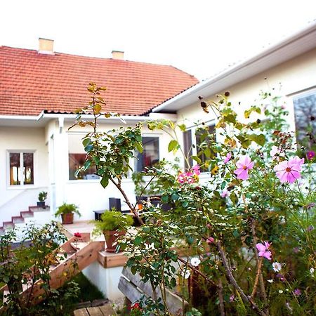 Engels Landhaus Suite Morbisch am See Bagian luar foto