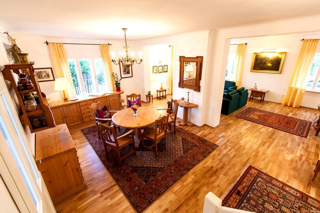 Engels Landhaus Suite Morbisch am See Bagian luar foto