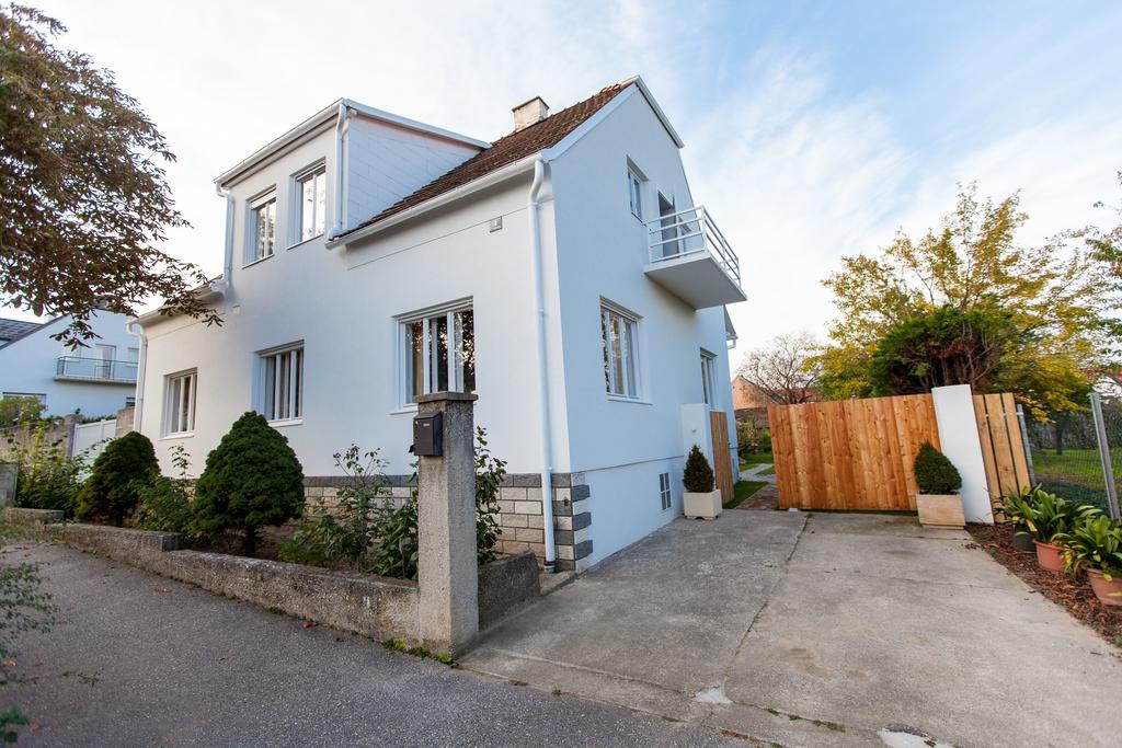 Engels Landhaus Suite Morbisch am See Bagian luar foto